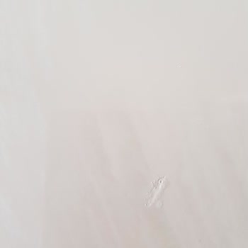 Viev montierte defekte Möbel, beschädigte mein Tischbein, seit Monaten keine Lösung