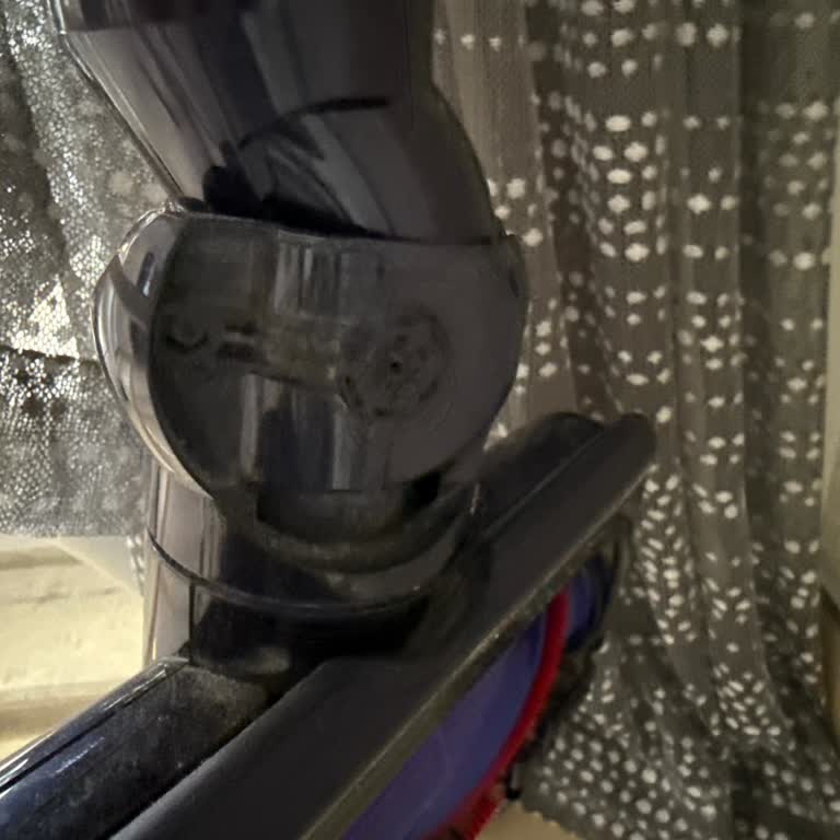 Dyson Süpürge Tekerlekleri Kronik Olarak Kırılıyor Ve Garanti Çözüm Sunmuyor