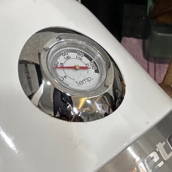 Hervidora Ariete Moderna 1.7L, problemas en la superficie y burbujas visibles