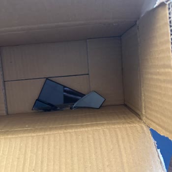 Kırık Gelen Cam İsimlik Ve Çözümsüz Müşteri Hizmetleriyle Mağduriyet