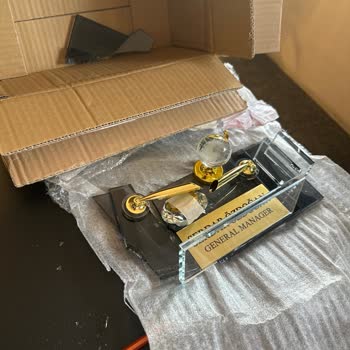 Kırık Gelen Cam İsimlik Ve Çözümsüz Müşteri Hizmetleriyle Mağduriyet