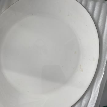 Jumbo Yemek Takımının Kusurlu Ve Dikkatsiz Paketlenmesi