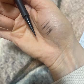 Maybelline Hyper Precise Eyeliner nach 1x Nutzung getrocknet, erwarte Ersatz!