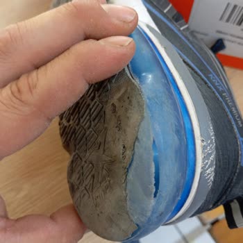 Kinetix Ayakkabıda Çift Taraflı Yırtılma Sorunu