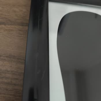 Gelen Çerçeve Görseldekinden Farklı Ve Çizikli Çıktı