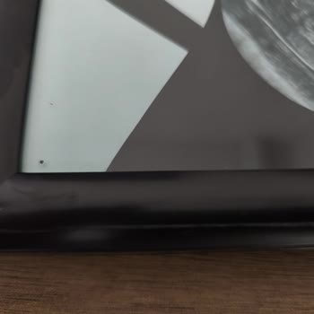 Gelen Çerçeve Görseldekinden Farklı Ve Çizikli Çıktı