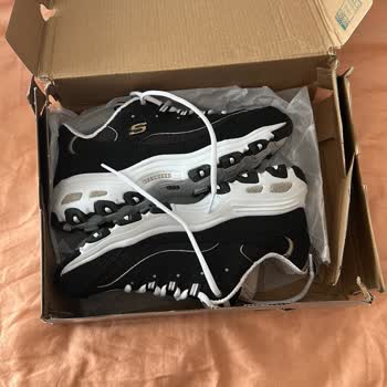 Skechers Mağazasından Hasarlı Ve Kullanılmış Ayakkabı Teslimatı Mağduriyeti