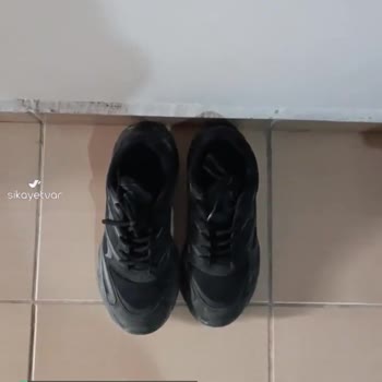 Tonny Black Spor Ayakkabısı Bir Çift Farklı Boy!