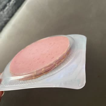 Tarihi Geçmemiş Salamın Açılmadan Küflenmesi Mağduriyet Yarattı