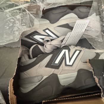 Aleynanın Ayakkabıları Farklı Renk Gönderilmiş