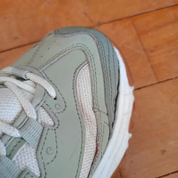 Yeni Alınan Skechers Ayakkabı Kısa Sürede Açıldı, İnceleme Süreci Mağdur Etti