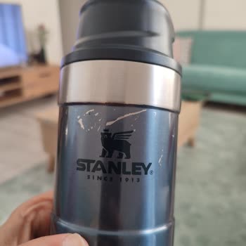 I Bought a Stanley Thermos and Its Paint Peeled Badly Within a Year