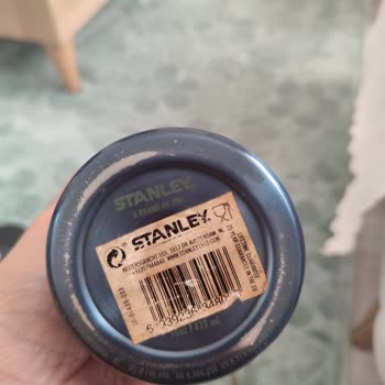I Bought a Stanley Thermos and Its Paint Peeled Badly Within a Year