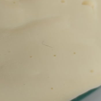 Kaşar Peynirinden Çıkan Kıl Ve Hijyen Zafiyetiyle İlgili Endişe
