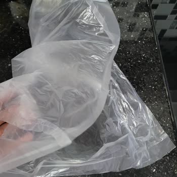 Aldığım Buzdolabı Poşetleri Sürekli Yırtılıyor, Kullanamıyorum