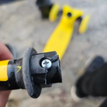 GO Kidy Şok Marketten Alınan Scooter'ın Gidon Bağlantısı 1 Ayda Kırıldı, Yedek Parça Talebi