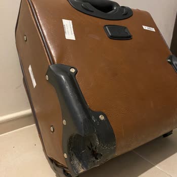 Ajet Havayolu İle Uçuşumda Bavulum Zarar Gördü, Mağduriyetim Giderilmiyor