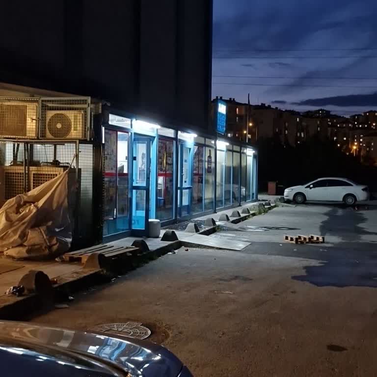 Kapanışa Dakikalar Kala Mağazaya Alınmadım, Müşteri Hizmetine De Ulaşamadım