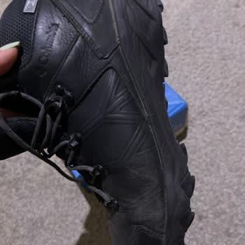 Columbia Su Geçirmez Botun Garanti Süresinde Su Alması ve Olumsuz Servis Deneyimi