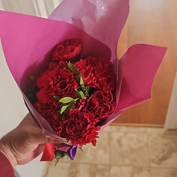 Anneler Günü Siparişim Hayal Kırıklığına Dönüştü: Eksik Ürün, İlgisiz Destek