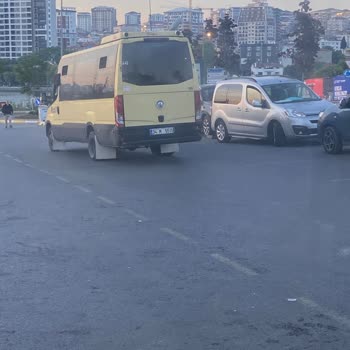 Minibüs Şoförünün Kaba Davranışı Ve Yanıltıcı Bilgilendirme