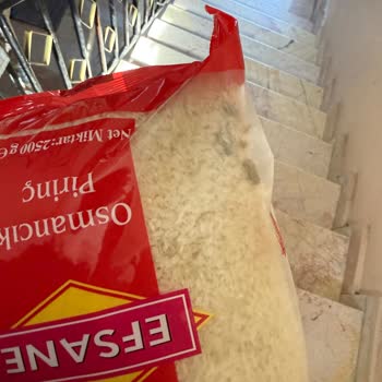 Pirinç Paketinden Çıkan Bilinmeyen Cisimler Sağlığımızı Tehdit Ediyor