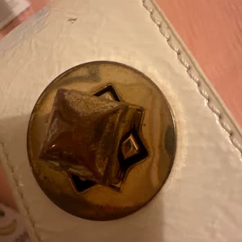 Çantadaki Aksesuar Sorunu Ve Müşteri Yorumlarının Silinmesi