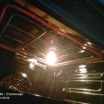 Fırında Orta Kısım Pişmiyor Kenarlar Kızarıyor