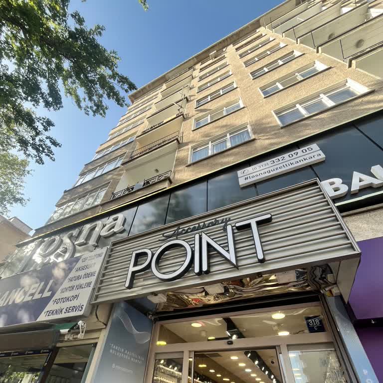 Point Accessory Demetevler'de Elimize Bir Şey Almaya Korkuyoruz