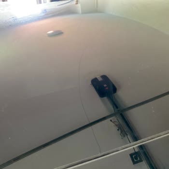 Tesla Model Y Cam Tavan Çatlağına Karşı İlgisizlik Ve Garanti Sorunu Yaşadım