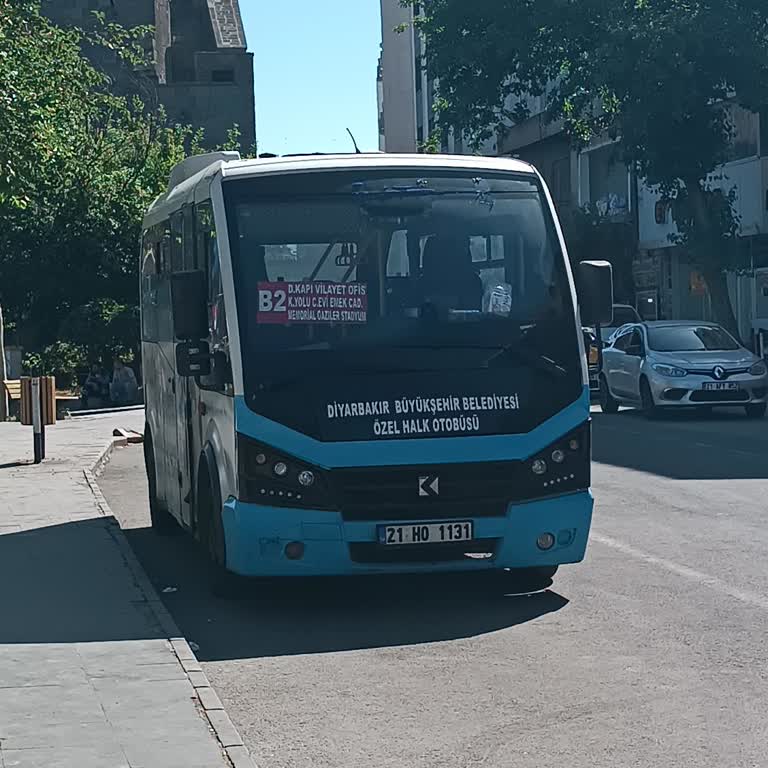 Diyarbakırda Otobüs Ve Dolmuşlarda Sürekli Yaşanan Ulaşım Karmaşası