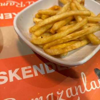 HD İskender Üsküdar Şubesinde Kötü Hizmet Ve Hijyen Sorunları