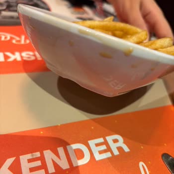 HD İskender Üsküdar Şubesinde Kötü Hizmet Ve Hijyen Sorunları