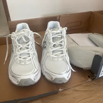 Siparişimde İki Sağ Ayakkabı, Eksik Ve Hasarlı Ürün Geldi