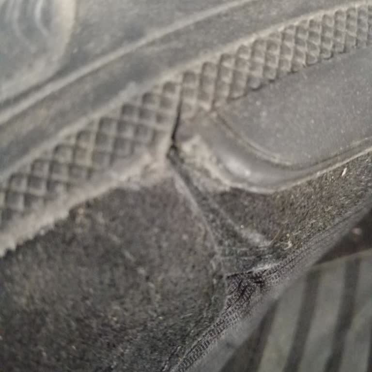 Letoon Sport Botunda Yırtık Sorunu ve Yetersiz Tamirat Deneyimi