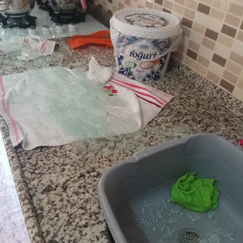 Kumtel Fırının Camı Kırıldı, Servis Desteği Alınamıyor!