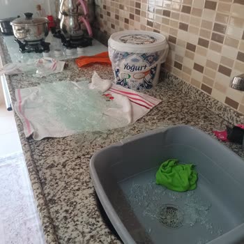 Kumtel Fırının Camı Kırıldı, Servis Desteği Alınamıyor!