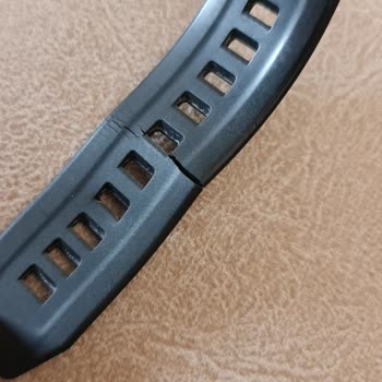 Pahalı Saat Kordonu Kısa Sürede Çatladı Firma Çözüm Sunmadı