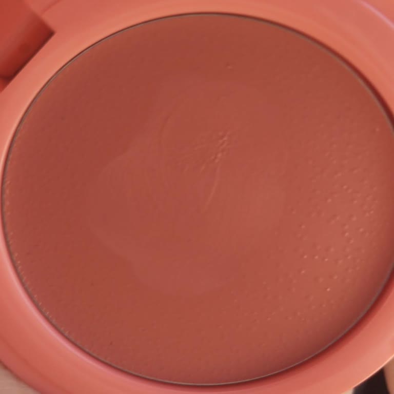 Açılmış Ve Kullanılmış Allık Gönderildi Hijyen Endişesi