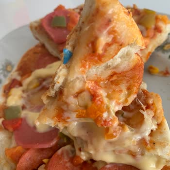 BİM Lezzethane Pizza İçinden Plastik Çıkması Ve İletişim Sorunu