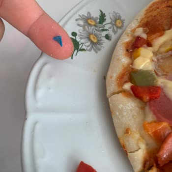 BİM Lezzethane Pizza İçinden Plastik Çıkması Ve İletişim Sorunu