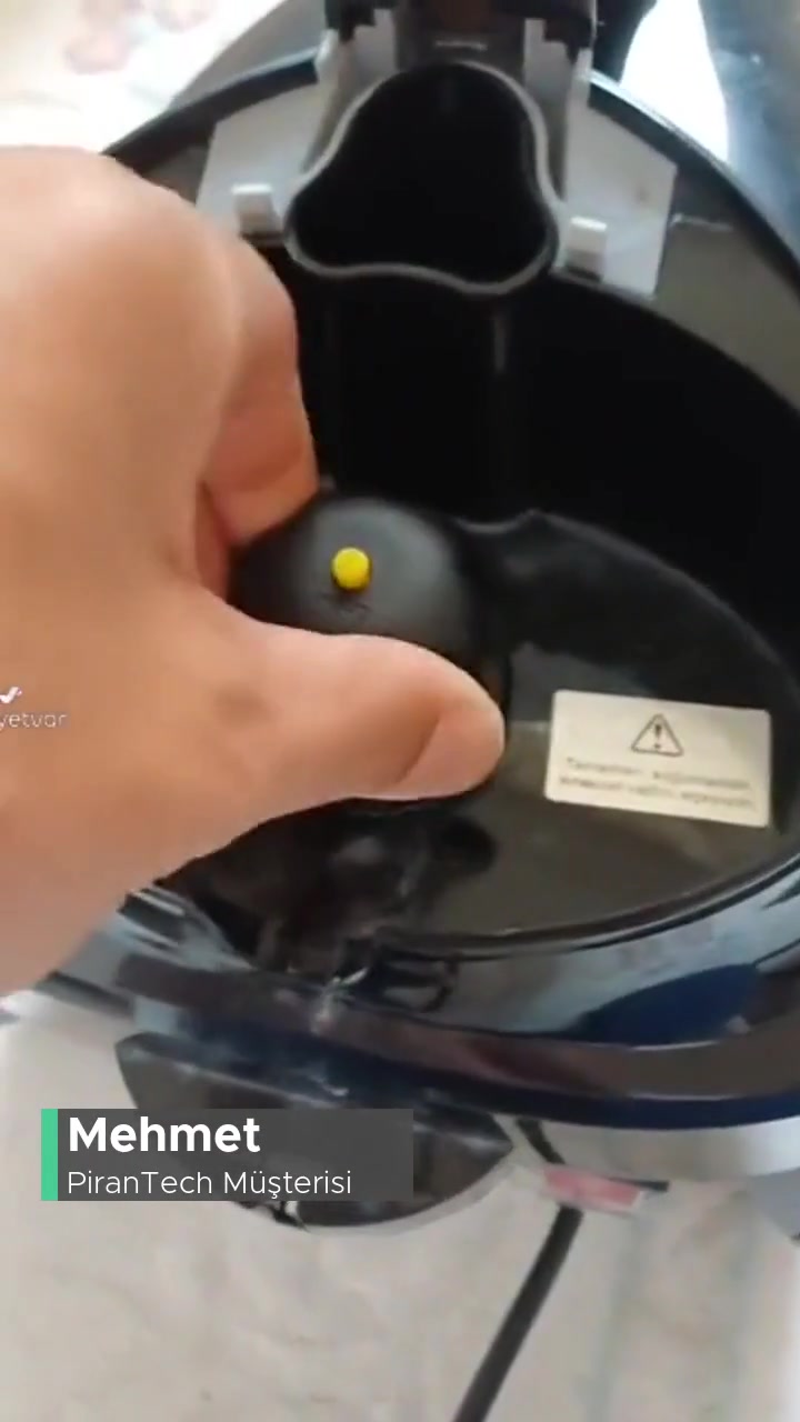 Pirantech Buharlı Makinenin Kazan Kapağı Atıyor Yenisi İle Değiştirmeme Rağmen videonun kapak resmi