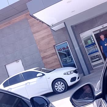 Güvenlik Görevlisinin Hastane Önünde Saygısız Ve Uygunsuz Davranışı
