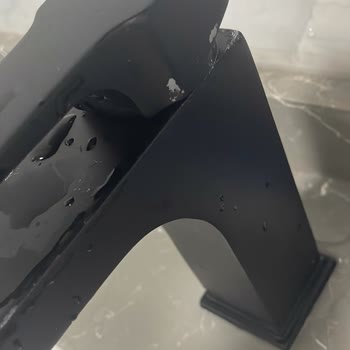 Newarc Bataryada Boya Kabarması Ve Yetersiz Müşteri Hizmeti