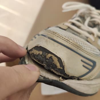 Asics Aldığım Ayakkabının Burnu Kısa Sürede Açıldı, Kullanıcı Hatası Denildi