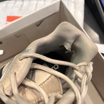 2 Ayda Deforme Olan 6 Bin TL’lik Ayakkabı Hayal Kırıklığı Yarattı