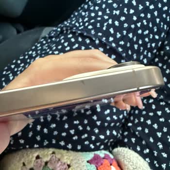 Sıfır İphone'da Renk Kusuru Ve Servis Mağduriyeti