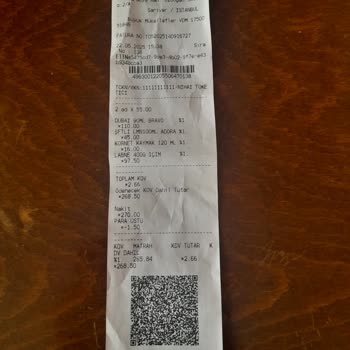 Dondurma İçinden Sivri Çubuk Parçası Çıktı, Güvenlik Riski Yaşadım