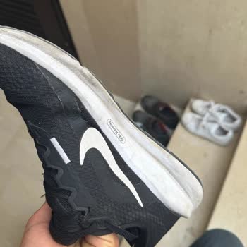 Nike Ayakkabıda Güneş Yanığı Ve Filede Deformasyon Sorunu Çözülmüyor
