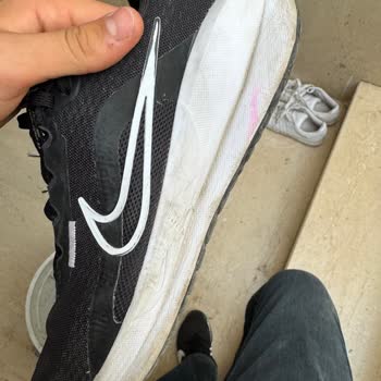 Nike Ayakkabıda Güneş Yanığı Ve Filede Deformasyon Sorunu Çözülmüyor